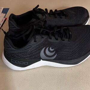 TOPO - Athletic tennis shoes